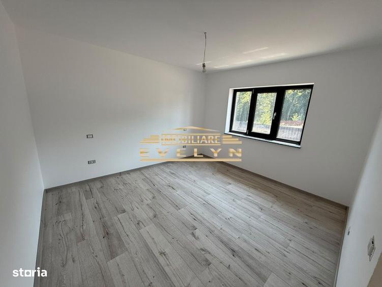 Casă cu 4 camere cu Teren 550 Mp în Central