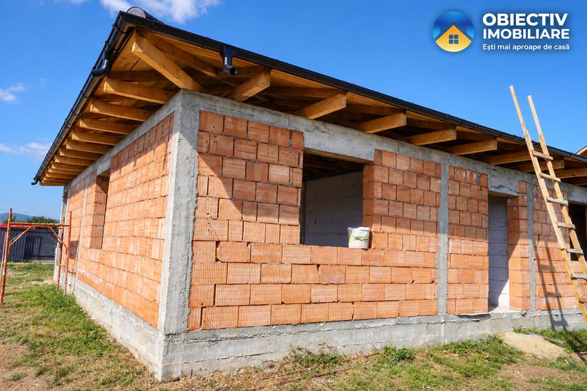 Casă individuală cu 4 camere cu Teren 600 Mp în Dumbrava Roșie