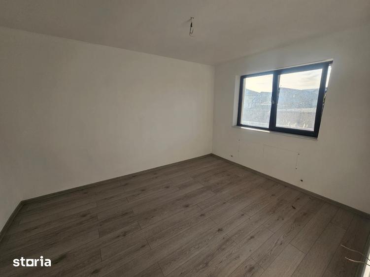 Casă cu 3 camere cu Teren 379 Mp în Central