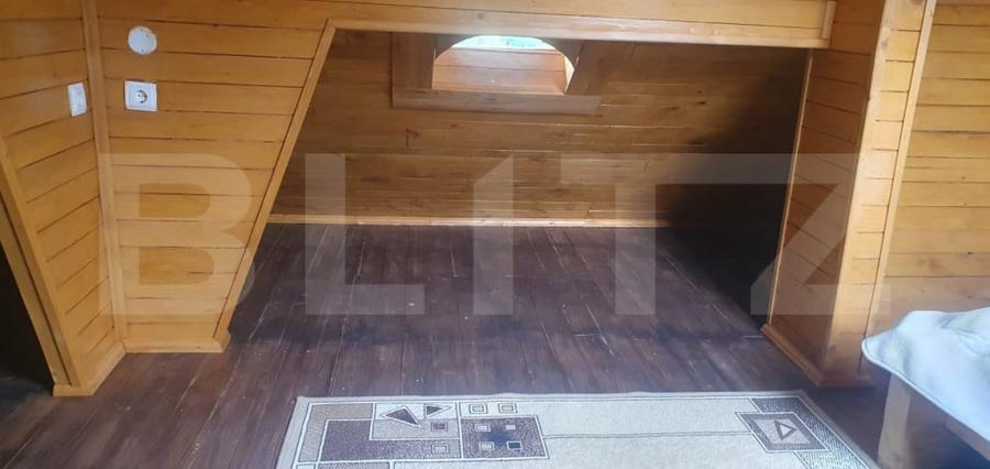 Casă cu 2 camere cu Teren 3300 Mp în Central