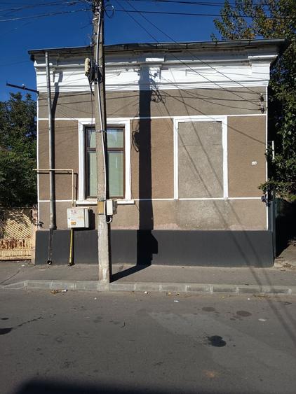Casă cu 3 camere în Central