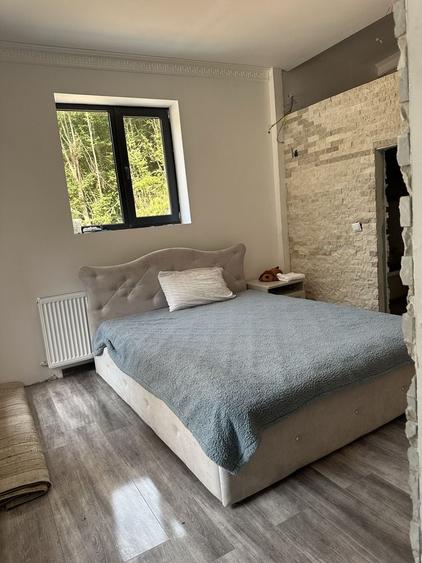 Casă cu 4 camere cu Teren 900 Mp în Runcu
