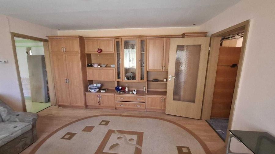 Apartament cu 2 camere semidecomandat în Dâmbovița