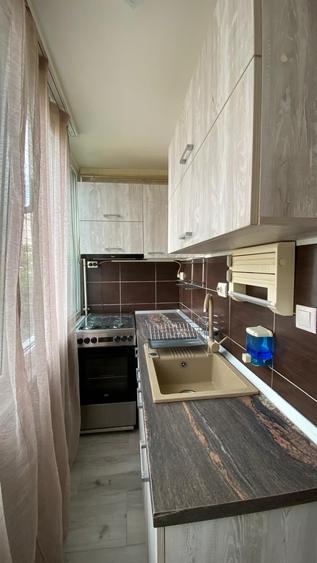 Apartament cu 3 camere decomandat în Astra