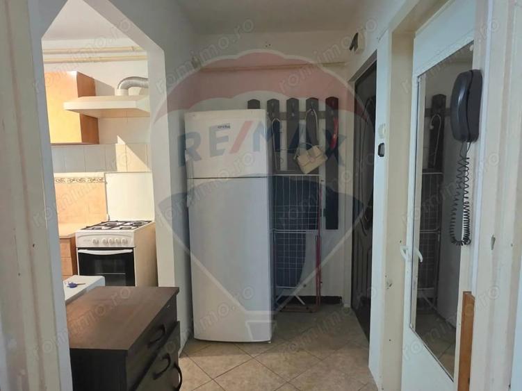 Apartament cu 2 camere semidecomandat în Cornișa