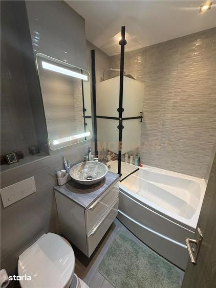 Apartament cu 2 camere decomandat în Ferneziu