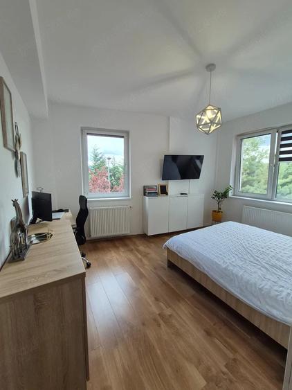 Apartament cu 3 camere decomandat în Florești