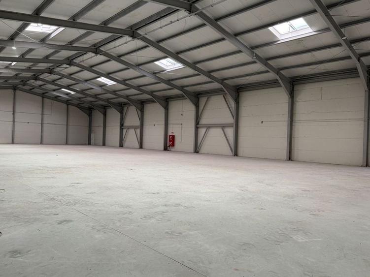 Spațiu comercial, de 1,750 mp, în Central