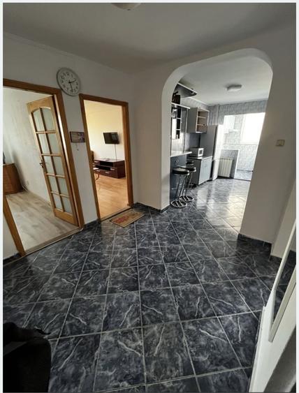 Apartament cu 4 camere decomandat în Rahova