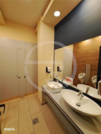 Spațiu comercial, de 425 mp, în Central