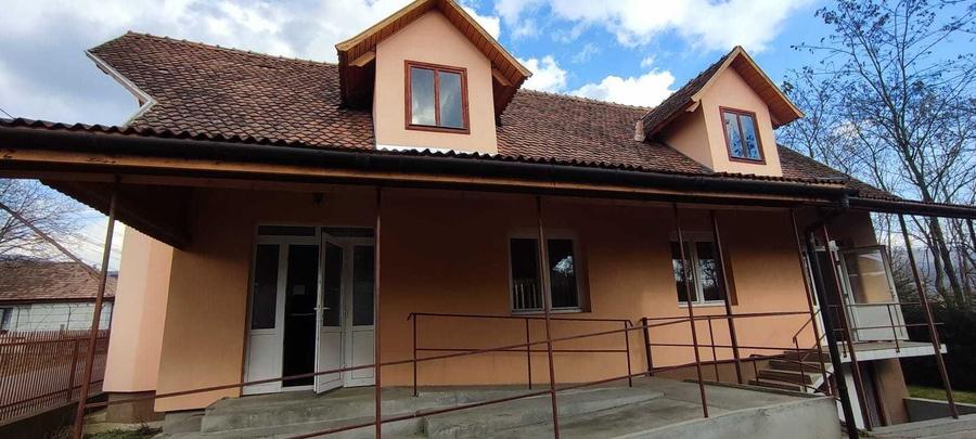 Casă cu 4 camere în Săcădat