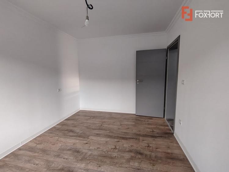 Apartament cu 3 camere decomandat în Giroc