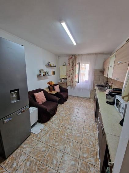 Apartament cu 3 camere decomandat, mobilat în Independenței