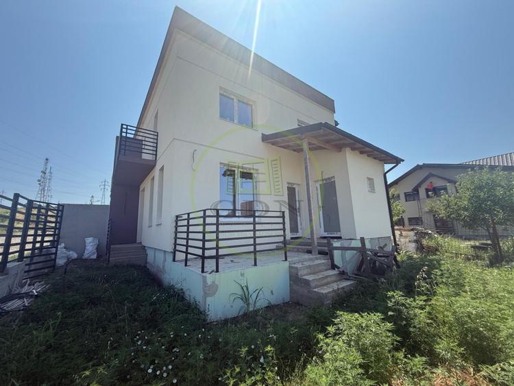Duplex cu 3 camere cu Teren 200 Mp în Șimnicu de Jos