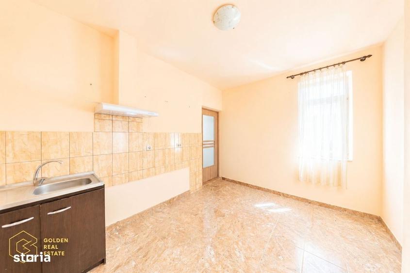Casă cu 4 camere în Central
