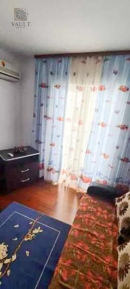 Apartament cu 3 camere semidecomandat, mobilat în Ștefăneștii de Jos