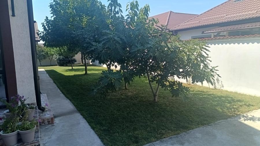 Casă individuală cu 4 camere cu Canalizare în Cârcea