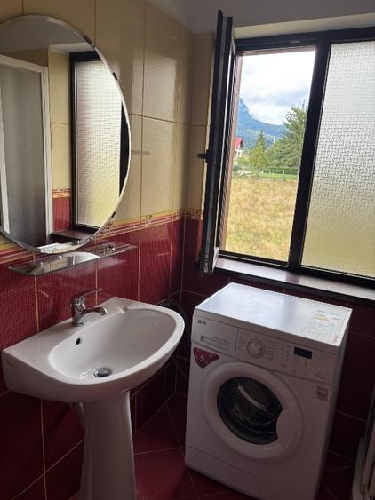 Apartament cu 2 camere decomandat, mobilat în Poiana Țapului
