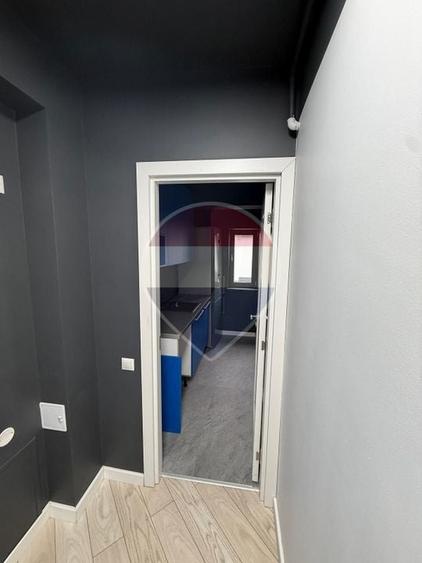 Casă individuală cu 13 camere cu Teren 600 Mp în Zorilor