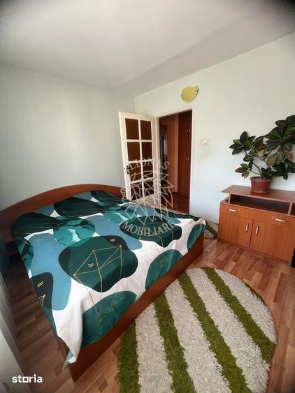 Apartament cu 4 camere decomandat, mobilat în Central