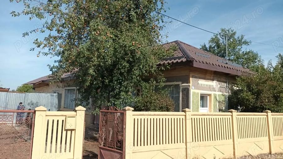 Casă cu 6 camere cu Teren 1300 Mp în Mărunței