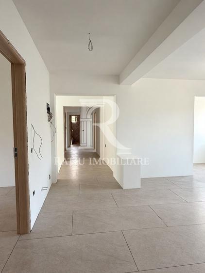 Spațiu comercial, de 391 mp, în Rogerius