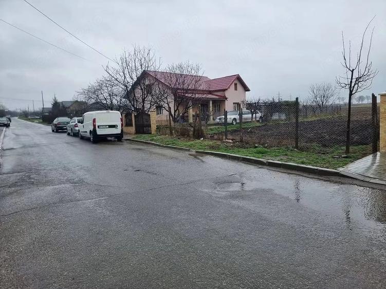 Teren de 1100 mp, în Central