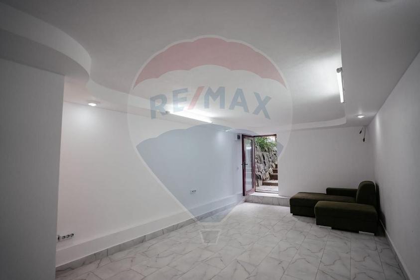 Spațiu comercial, de 71 mp, în Central