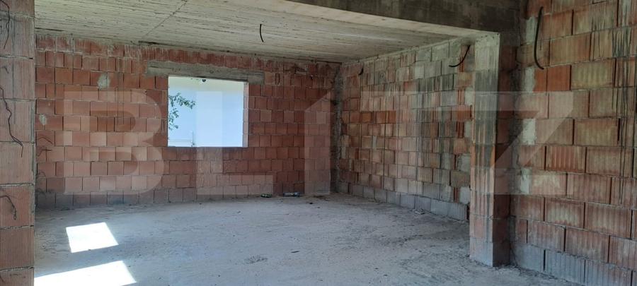 Casă individuală cu 7 camere cu Teren 700 Mp în Victoria