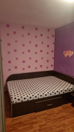 Apartament cu 2 camere semidecomandat în Petrișor