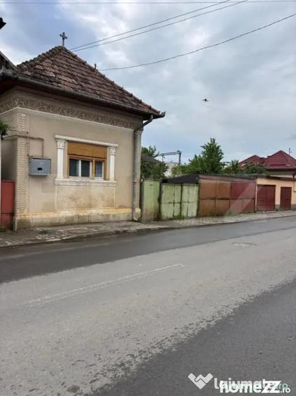 Casă cu 3 camere cu Teren 600 Mp în Central