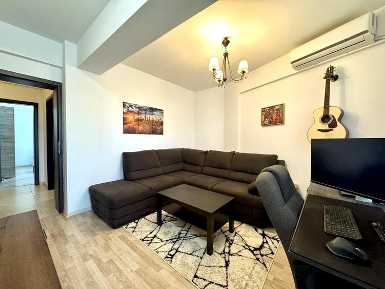 Apartament cu 2 camere decomandat în Nicolina