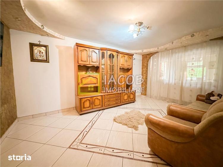 Apartament cu 3 camere decomandat în Bistrița Lac
