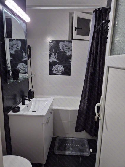 Apartament cu 2 camere semidecomandat în Bucur Obor