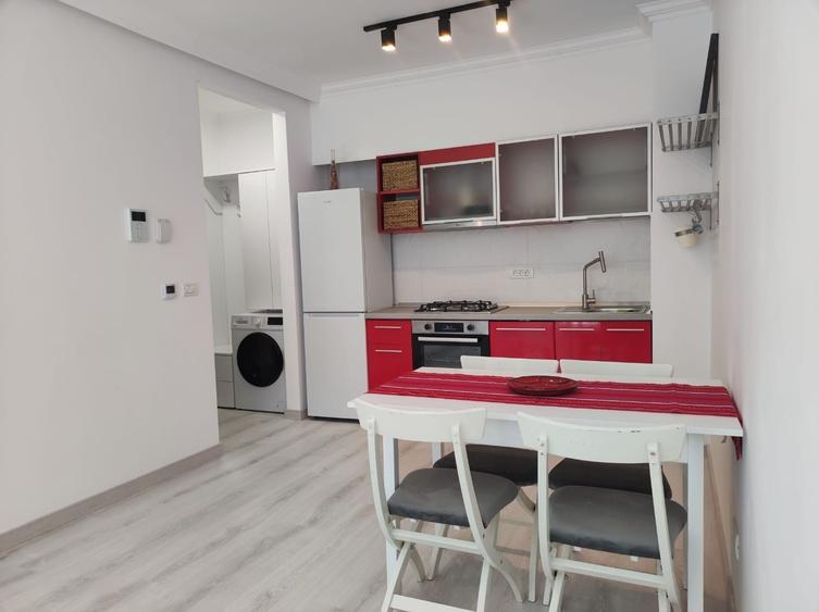 Apartament cu 2 camere semidecomandat în Central