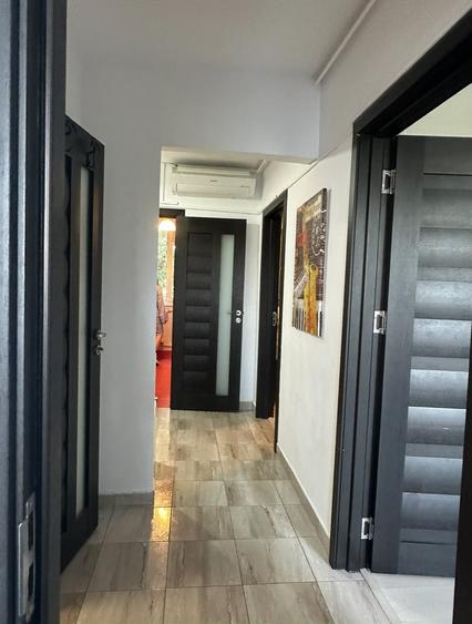 Apartament cu 3 camere decomandat în Drumul Taberei