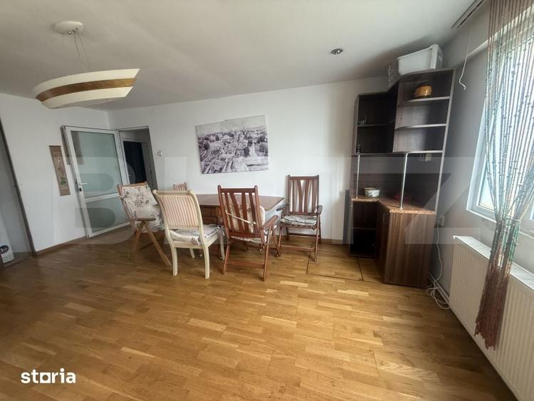 Casă cu 8 camere cu Teren 400 Mp în Central