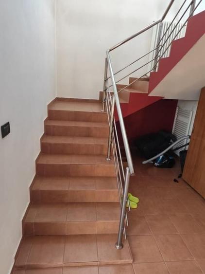 Casă individuală cu 6 camere cu Canalizare în Goruna