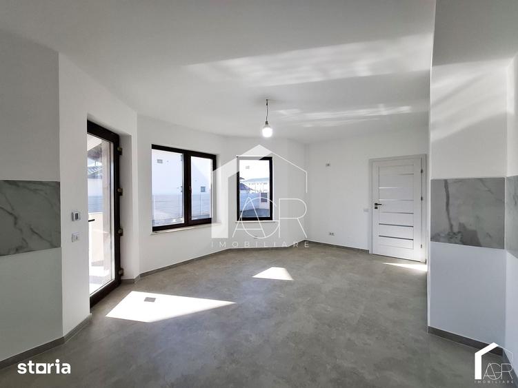 Casă cu 5 camere cu Teren 550 Mp în Păulești