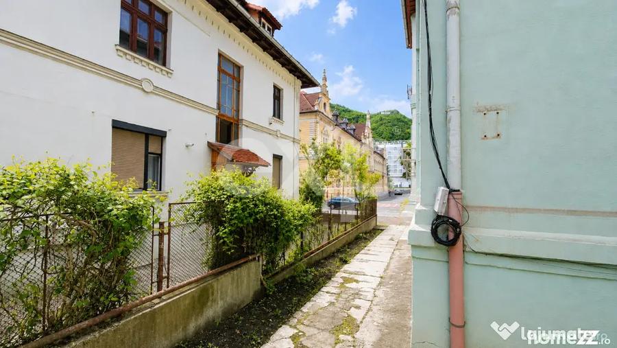 Apartament cu 2 camere semidecomandat, mobilat în Centrul Istoric