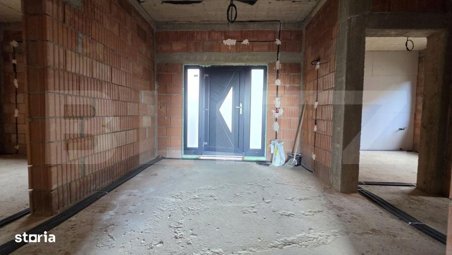 Casă cu 4 camere cu Teren 1330 Mp în Urseni