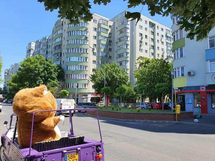 Apartament cu 4 camere semidecomandat, mobilat în Rahova