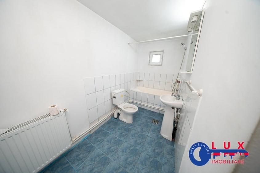 Casă cu 2 camere cu Teren 295 Mp în Babadag