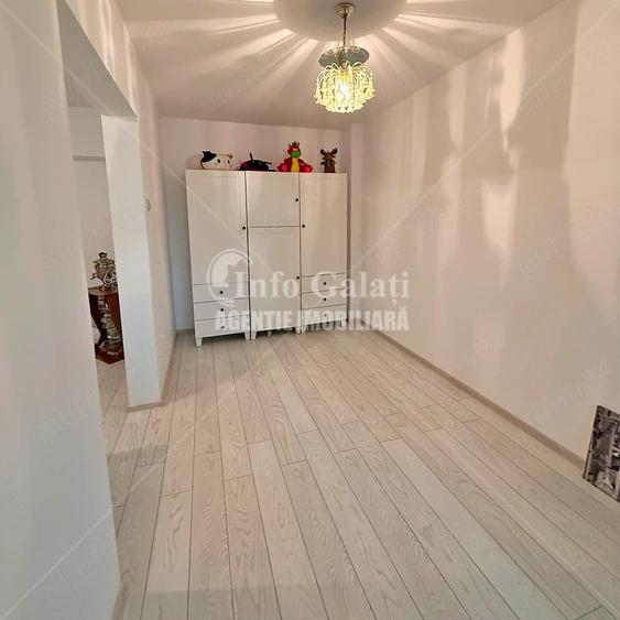 Apartament cu 4 camere semidecomandat în Mazepa 1