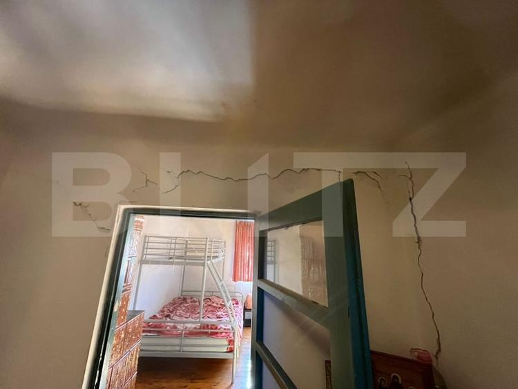 Casă individuală cu 3 camere cu Teren 4500 Mp în Bolovani