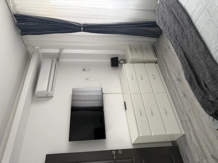 Apartament cu 3 camere semidecomandat în Tineretului