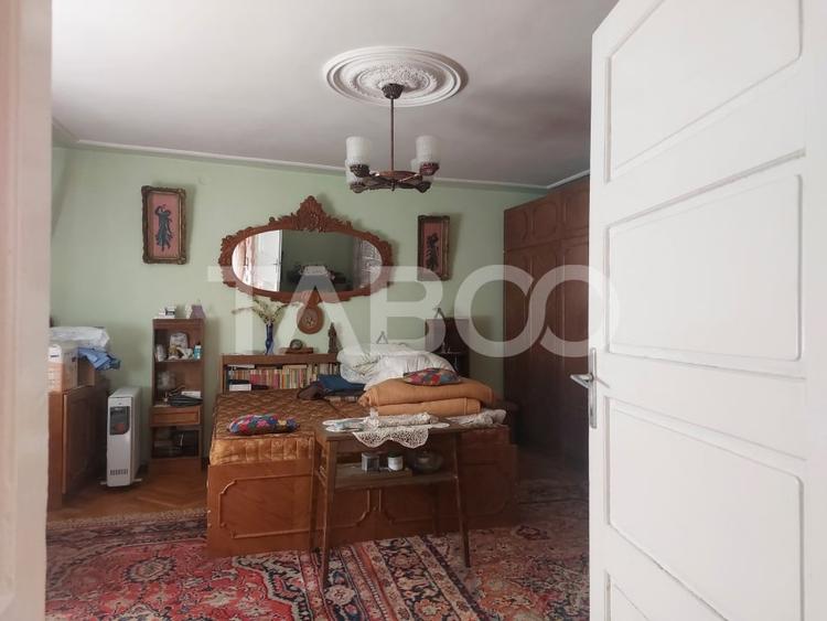 Casă individuală cu 2 camere cu Canalizare în Ultracentral