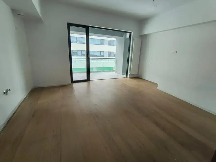 Apartament cu 3 camere decomandat în Aviației