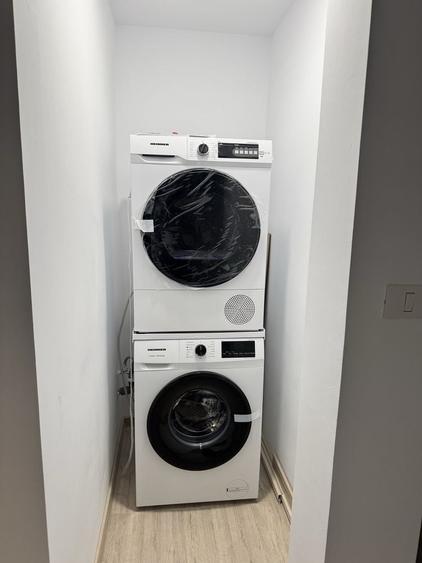Apartament cu 3 camere decomandat în Exterior Vest
