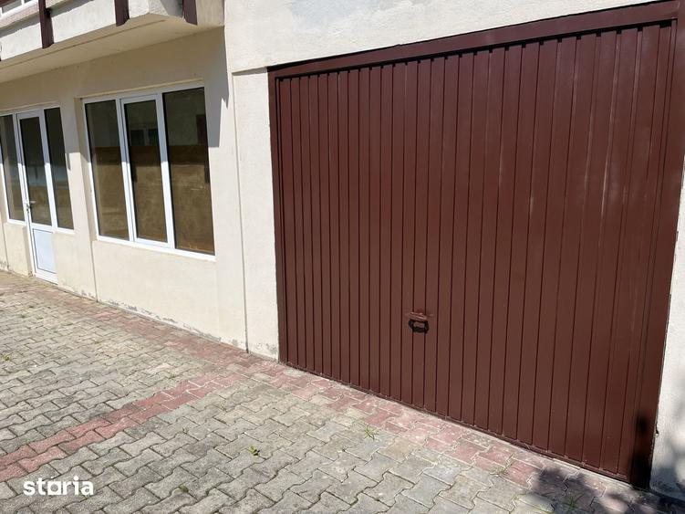 Casă cu 8 camere cu Teren 2530 Mp în Măneciu